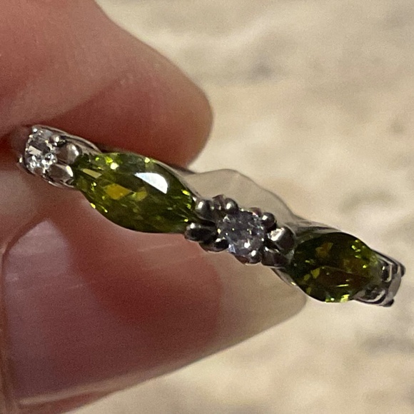 Peridot Silver Ring 925 Vintage Size 4 - Picture 3 of 9
